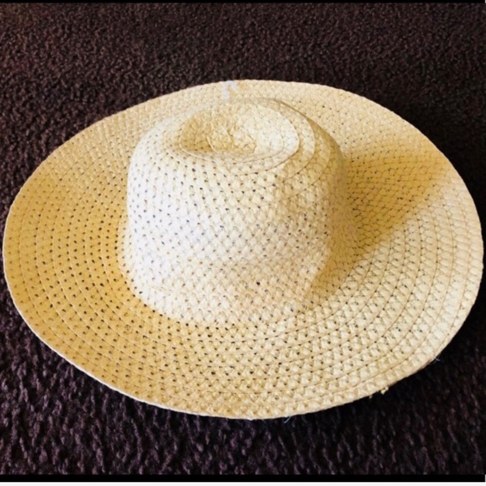 Beige/Tan Sun Hat OFFER $8